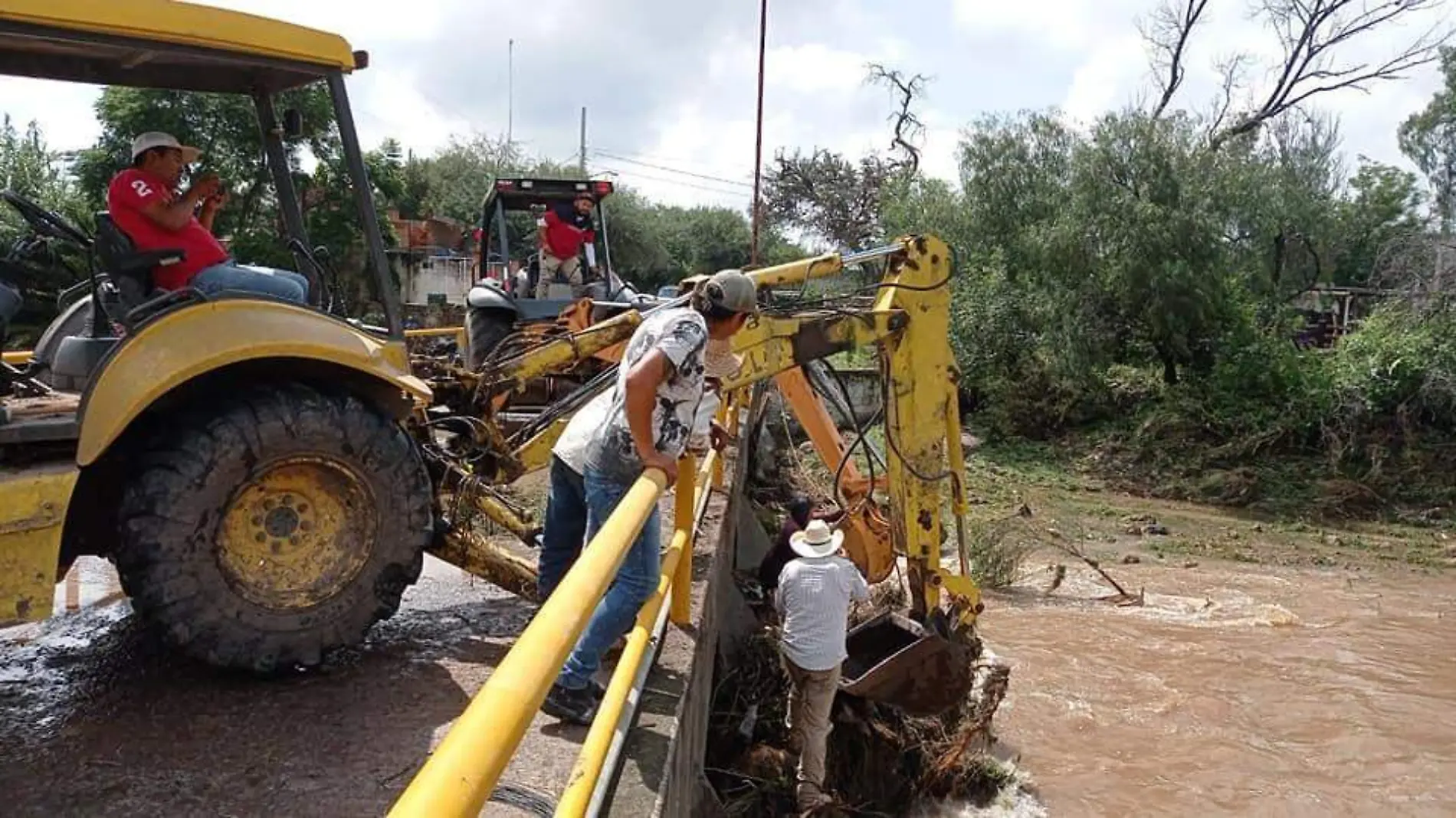 SJR Usaron maquinaria